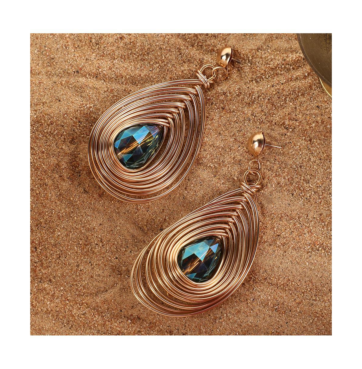 Sohi Women's Wired Drop Earrings