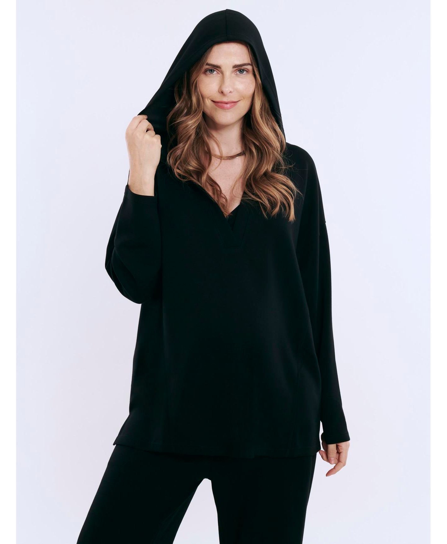 Женское худи Motherhood Maternity V-Neck Pullover Scuba - Motherhood, цвет: Чёрный — фото 3
