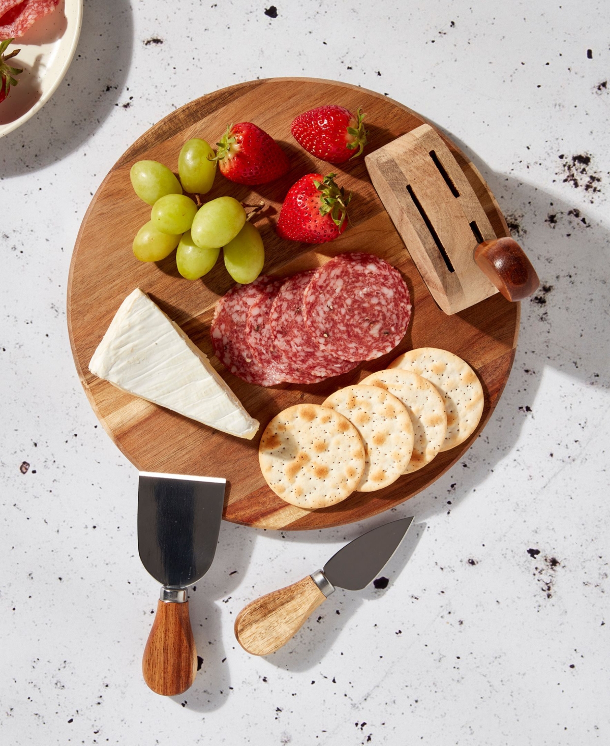 Tabletops Gallery Acacia Round Serving Board 5-piece Set In Wood