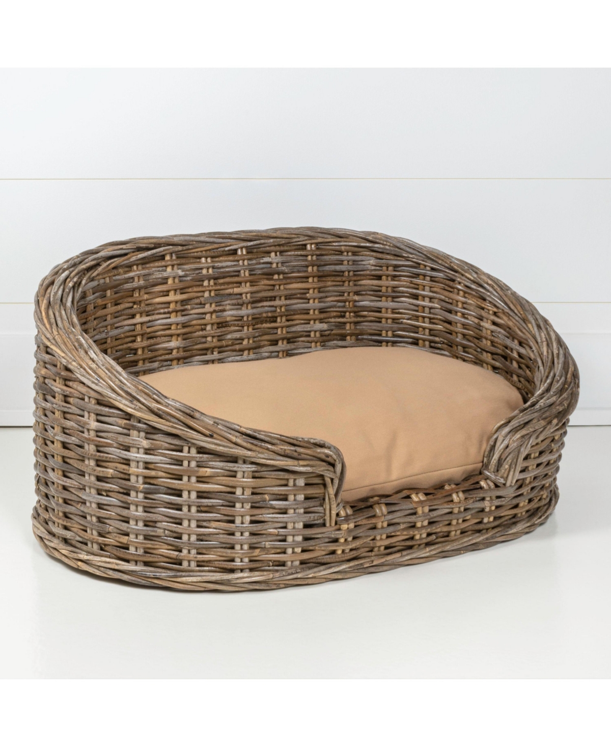 Curvy Classic Handwoven Rattan Pet Bed with Machine-Washable Cushion