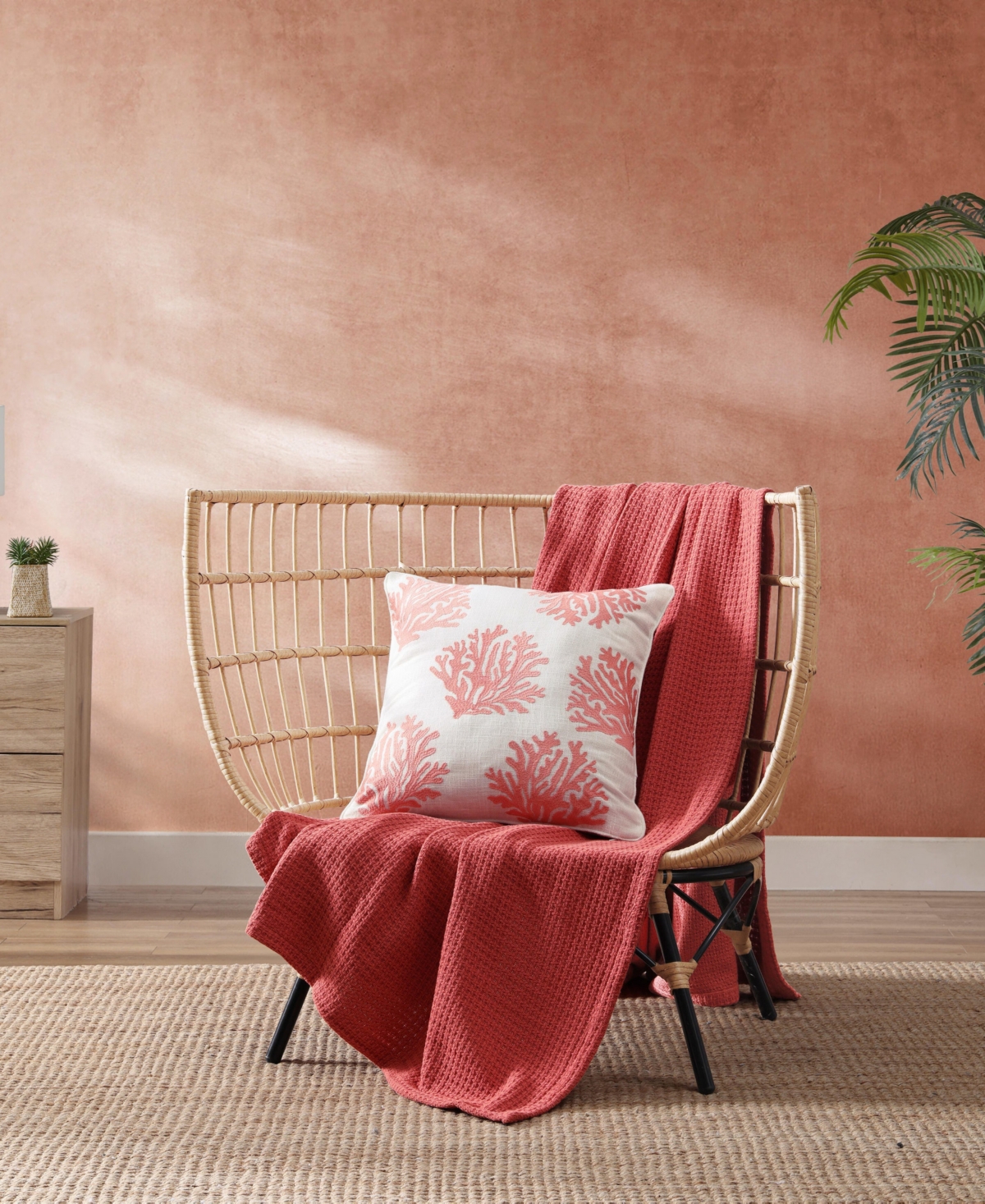 Tommy Bahama Home Coral Island Slub Decorative Pillow, 20" X 20" In Light Coral