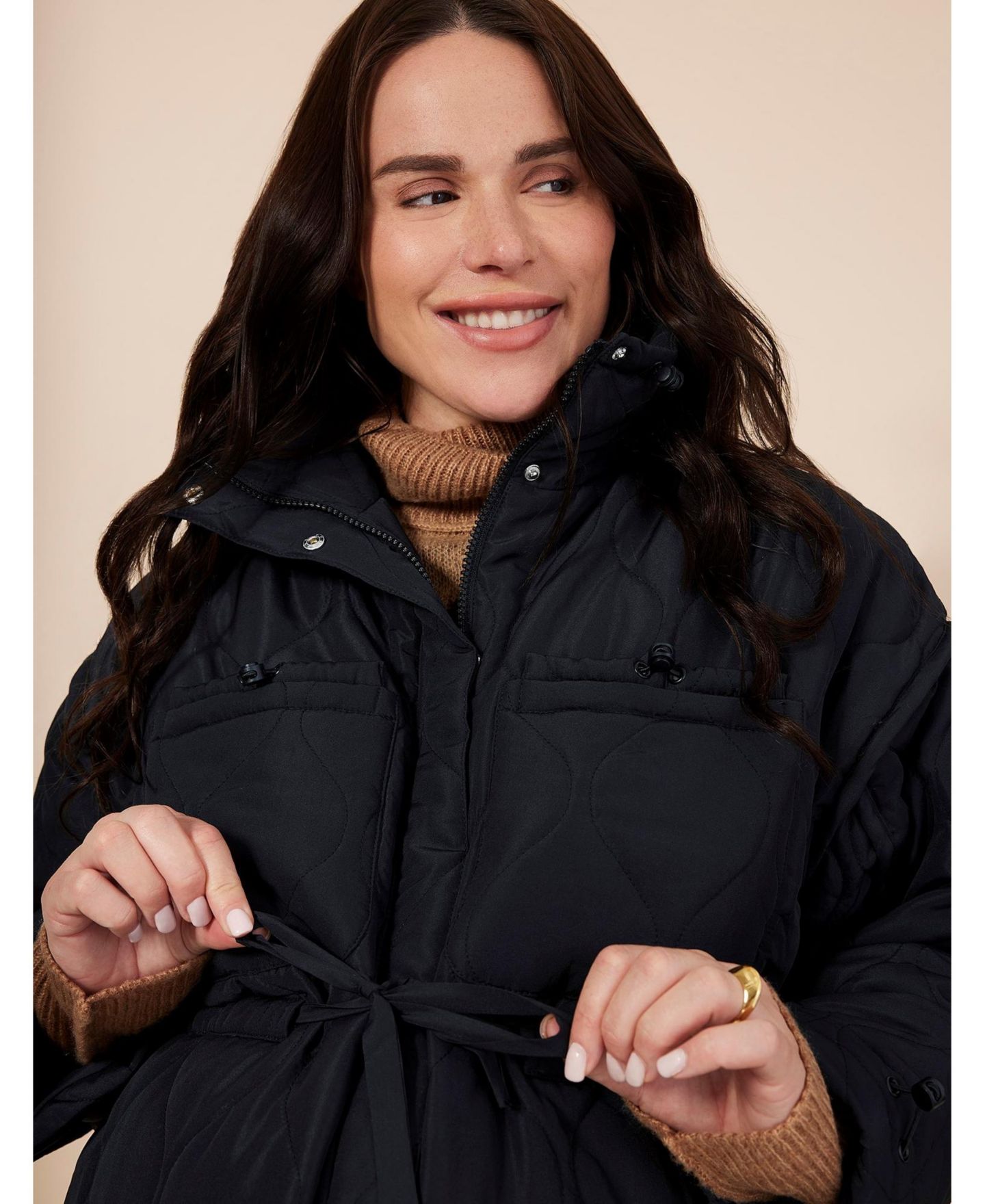 Женская куртка Motherhood Maternity Woven Full-Zip Long Sleeve Quilted Puffer, цвет: Чёрный — фото 4