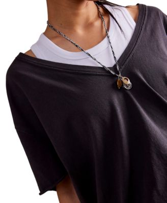 Juniors' Nina V-Neck T-Shirt