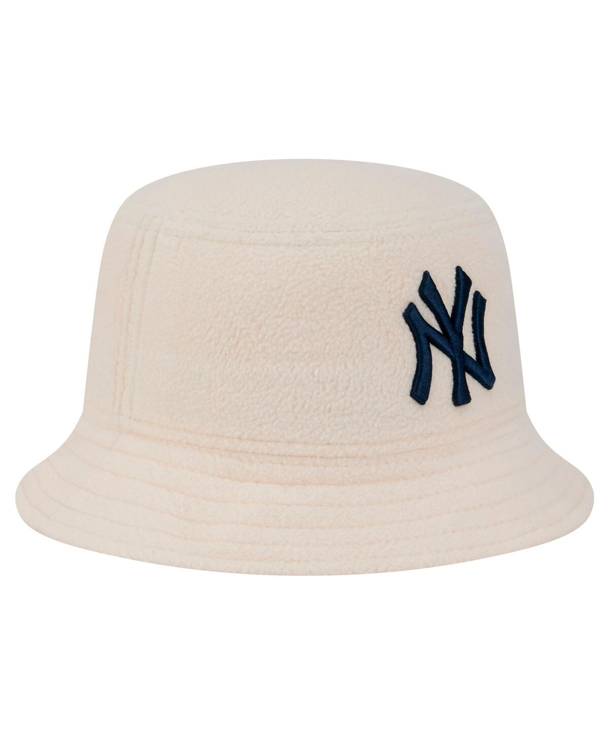New Era Women'sNew York Yankees Chrome Cozy Bucket Hat - White