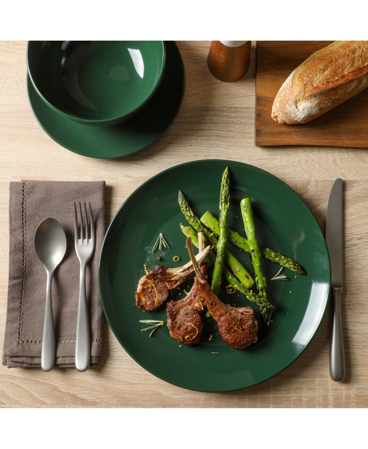 Gibson Home Simple Essential Piece Plates and Bowls Porcelain Solid Color Dishes Ceramic Dinnerware Set -- Green