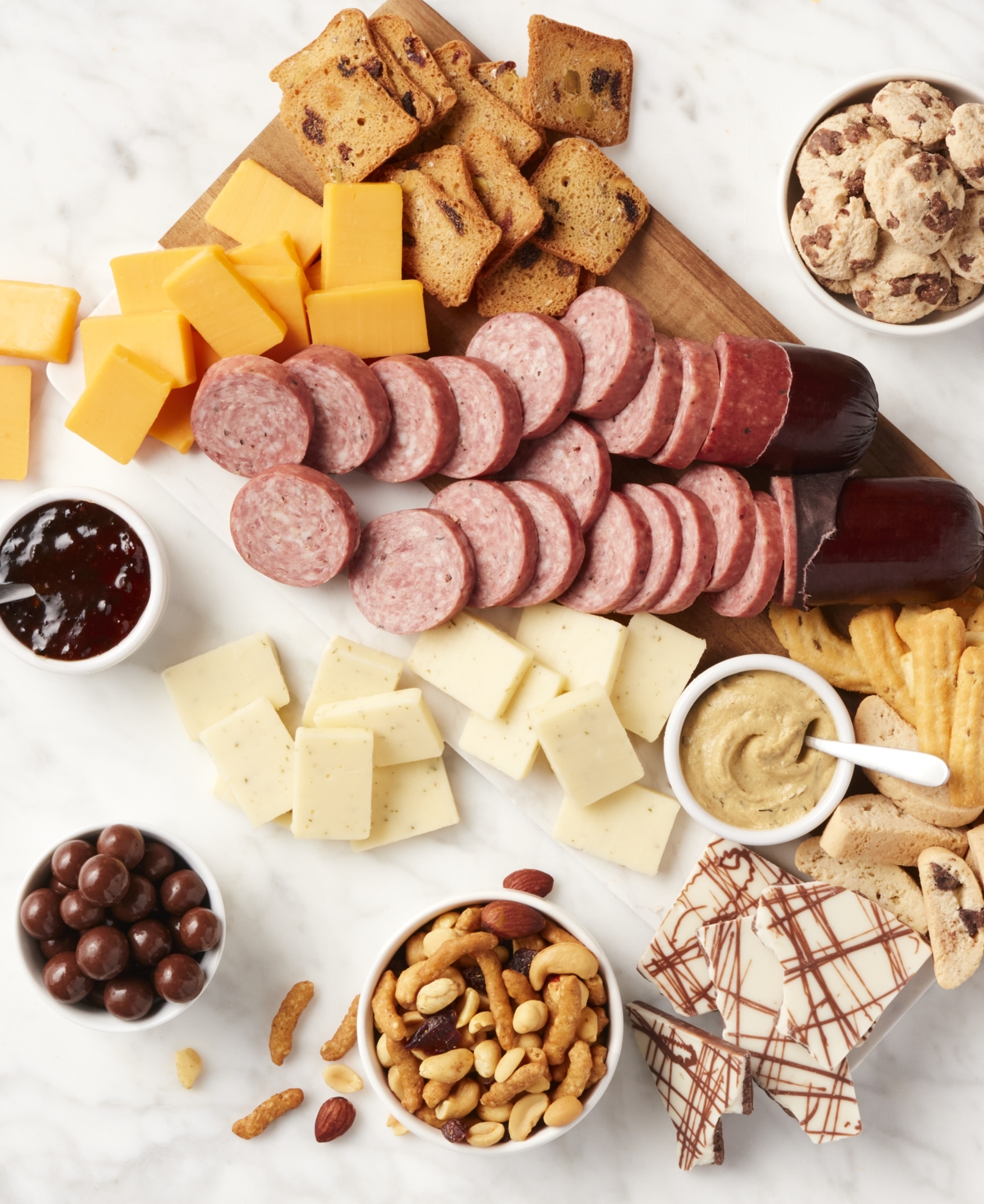 Hickory Farms Ultimate Party Snacks Gift Basket, 13 Piece In No Color