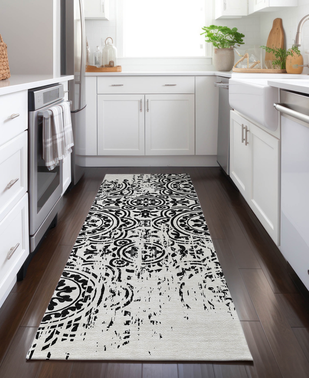 Addison Chantille Acn758 2'3"x7'6" Runner Area Rug In Black