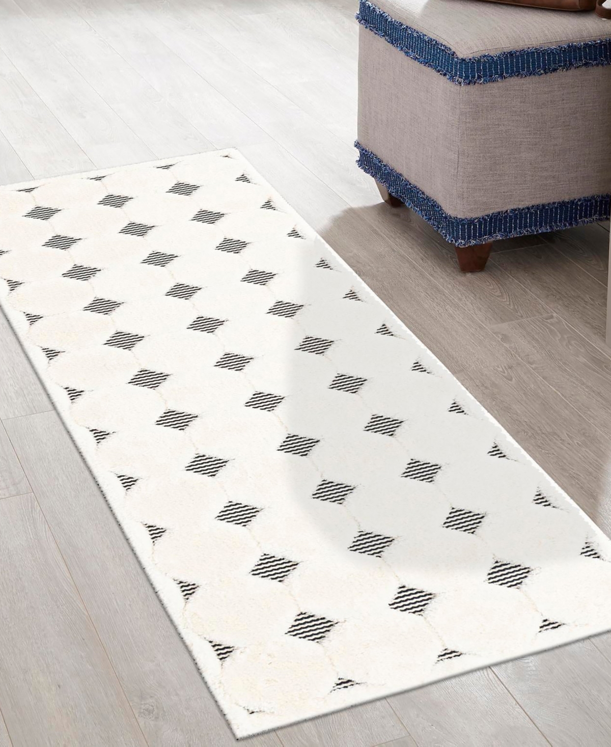 Bayshore Home Textured Tones Diamonds 2'x5'1
