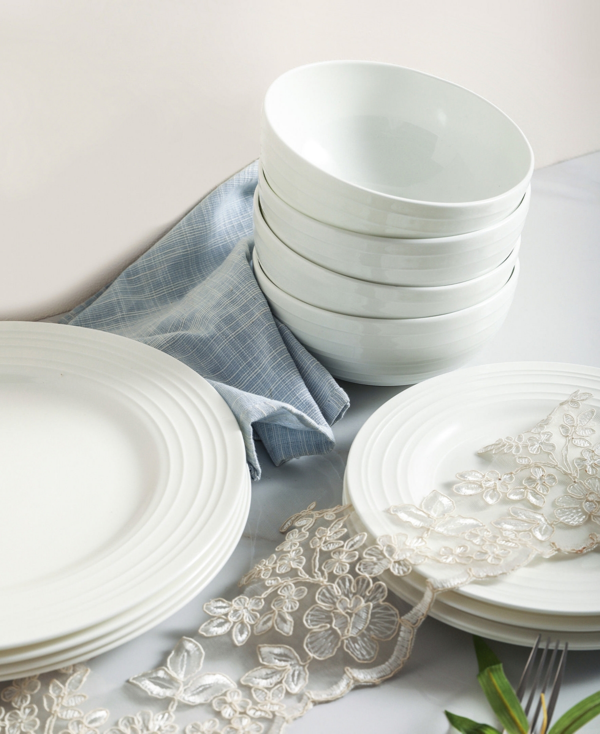 Stone Lain Eleanor 32pc Bone China Dinnerware Set In White