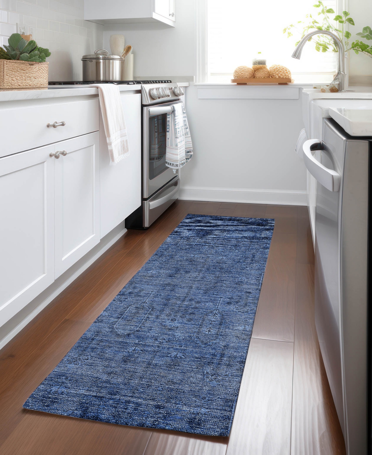 Addison Chantille Acn790 2'3''x7'6'' Runner Area Rug In Navy