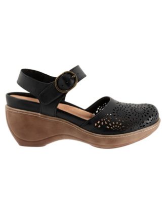 Mabelle Perf Clog