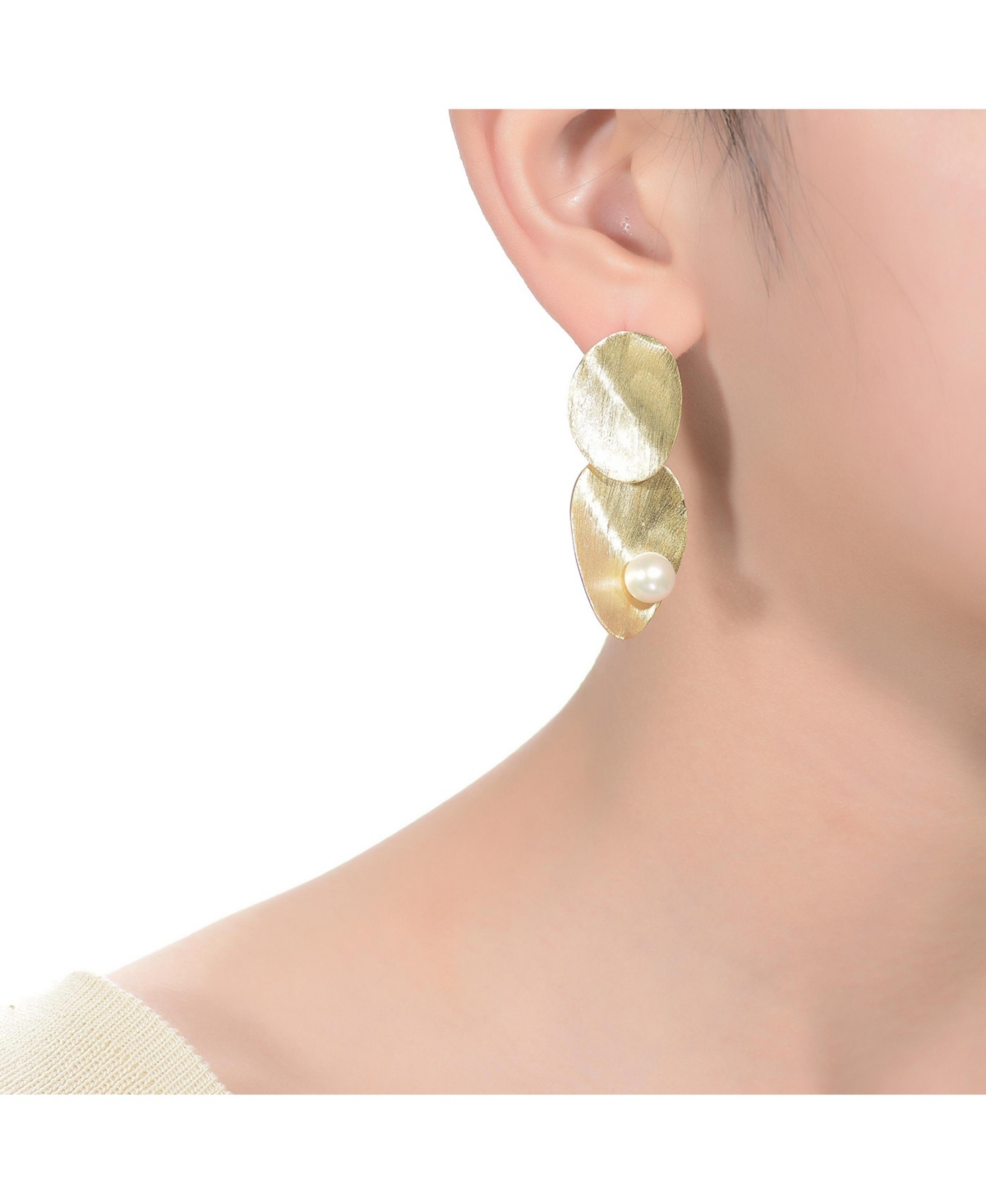 Genevive Sterling Silver 14KPlated with Genuine Freshwater Pearl Unique Earrings - Gold