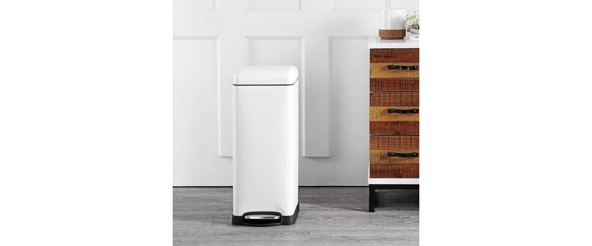 Slickblue 8-Gallon Retro Stainless Steel Step-On Trash Can for Easy Waste Disposal