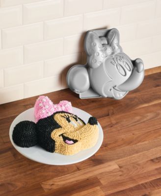 Disney Cast Aluminum 10" 3D Minnie Mouse Cake Pan