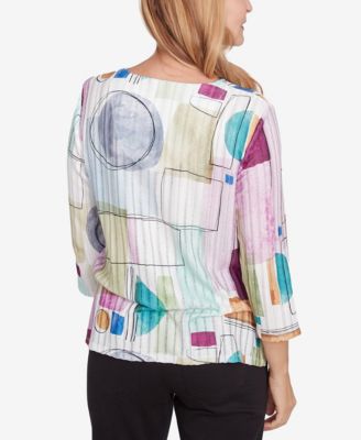 Women's Classic Geometric V-Neck Three Quarter Sleeve Top