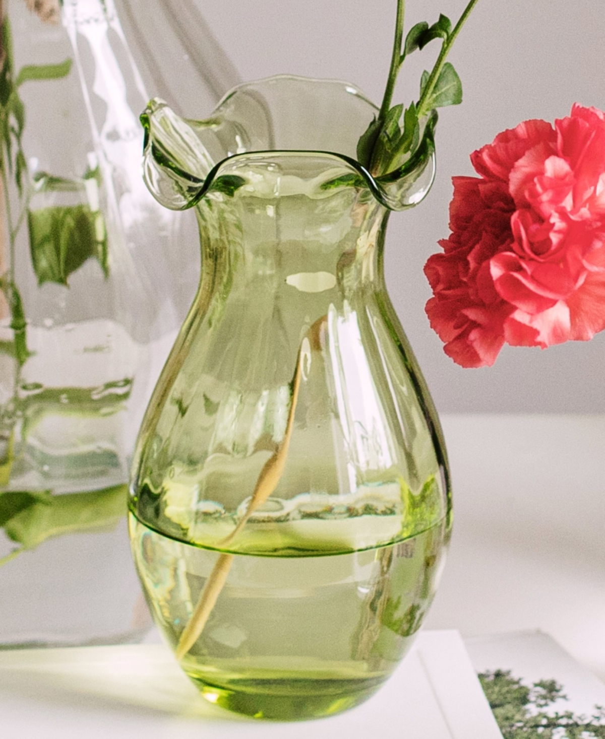 Vietri Hibiscus Glass Vertical Fluted Vase, Small