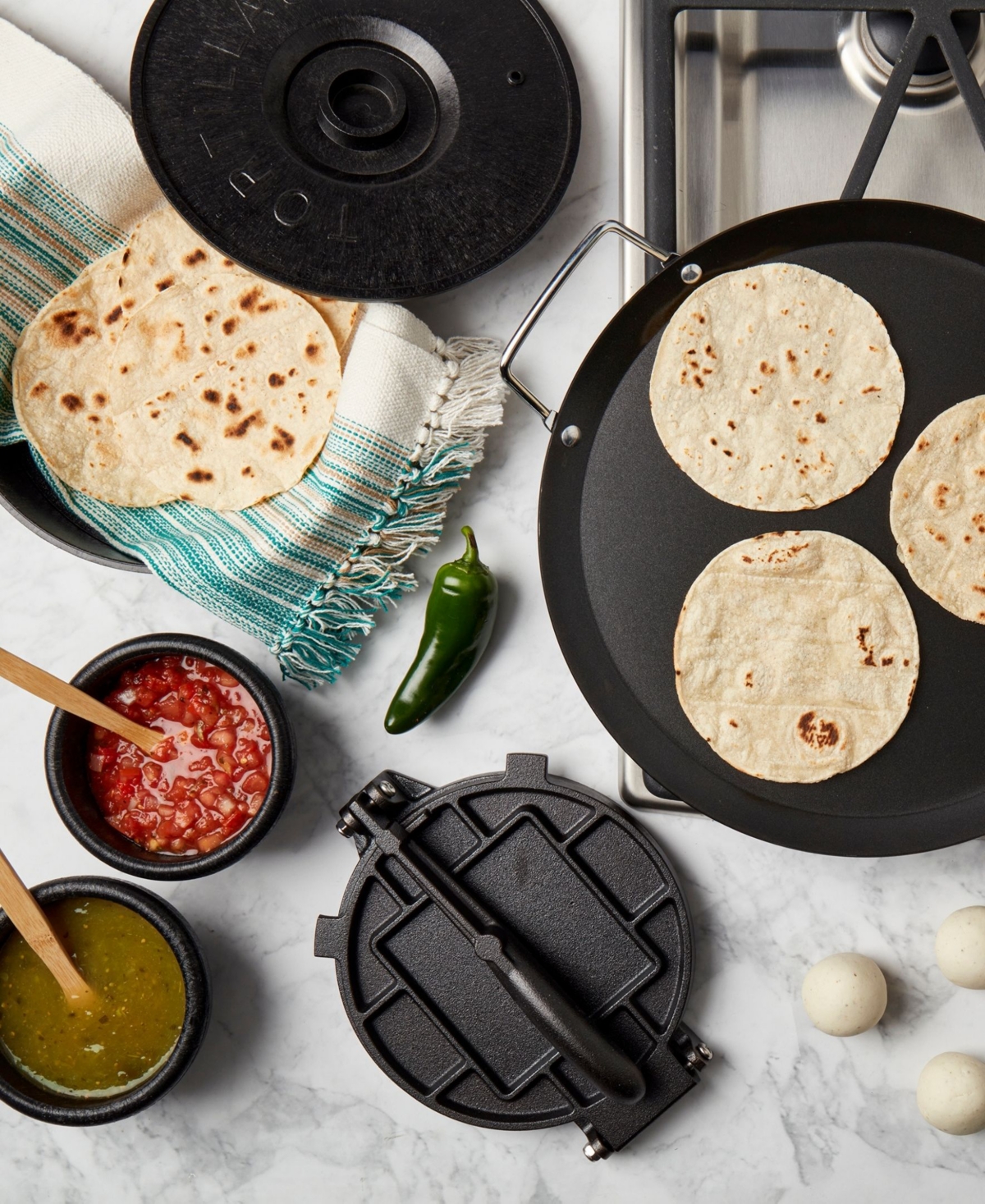 Infuse 6-piece Cast Iron Tortilla Press Set In Black