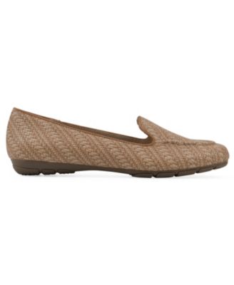 Women's Gutsy Almond Toe Loafers
