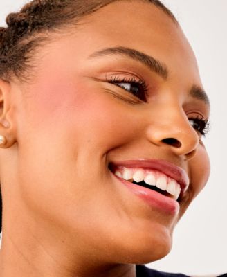 WANDERful World Silky-Soft Powder Blush