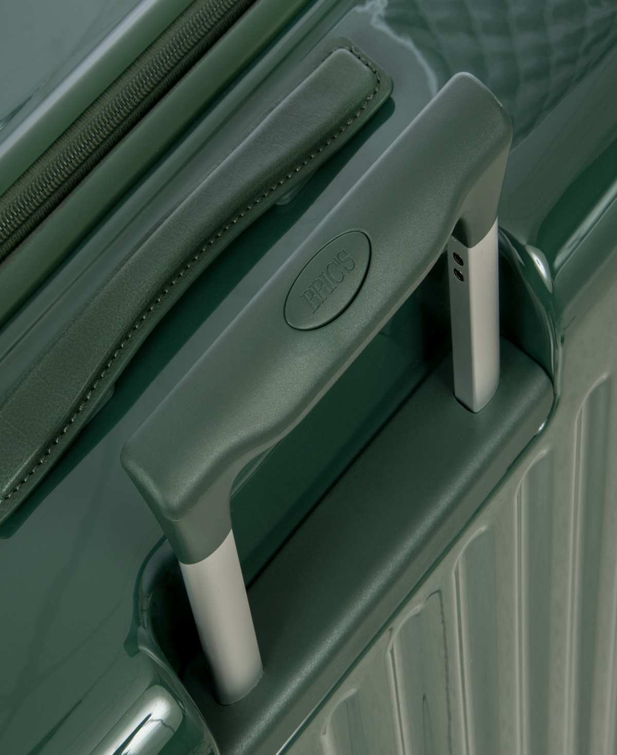 Bric's Milano Positano 30" Spinner Expandable In Emerald