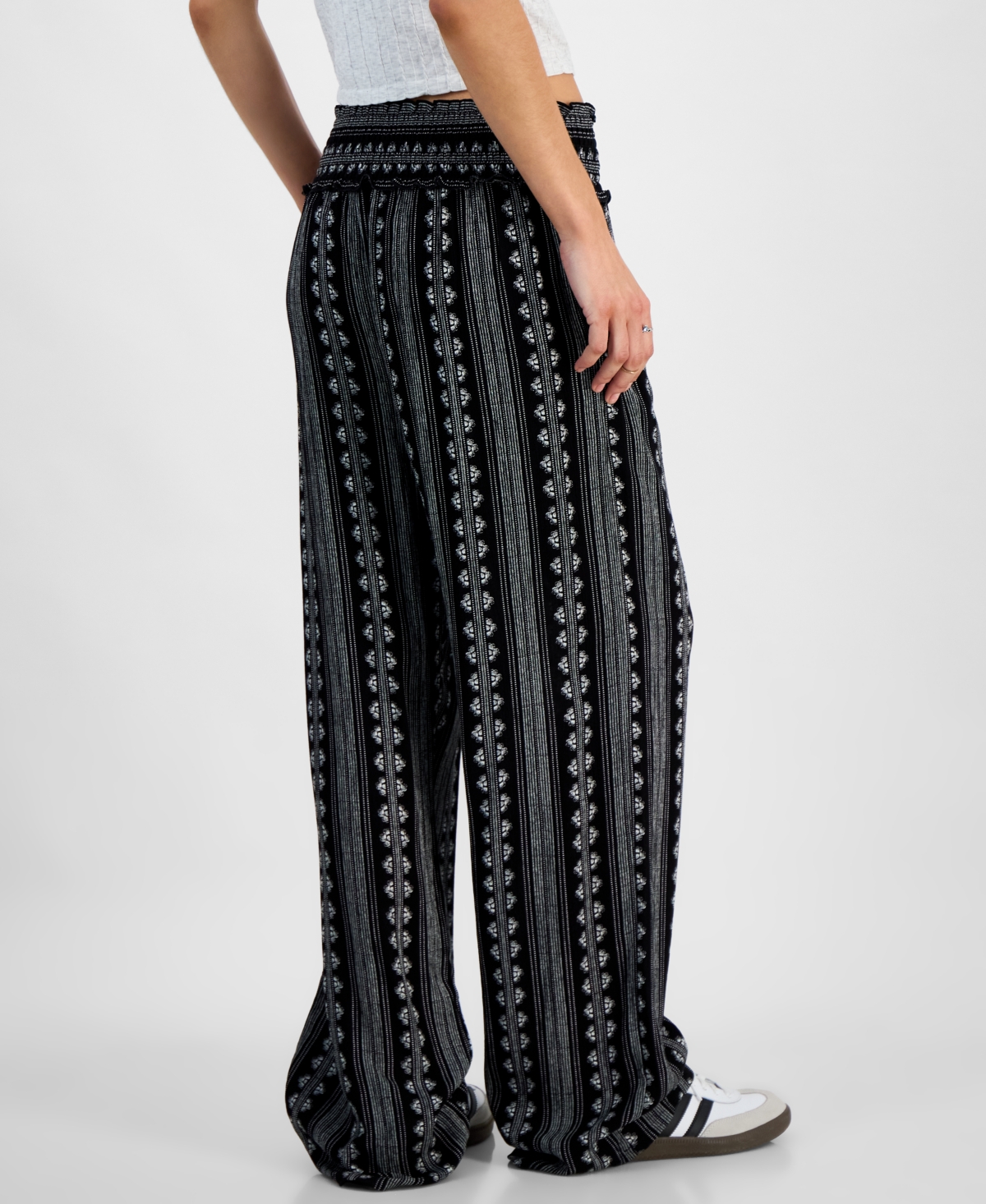 KINGSTON GREY JUNIORS' HIGH-RISE SMOCKED-WAIST PANTS 