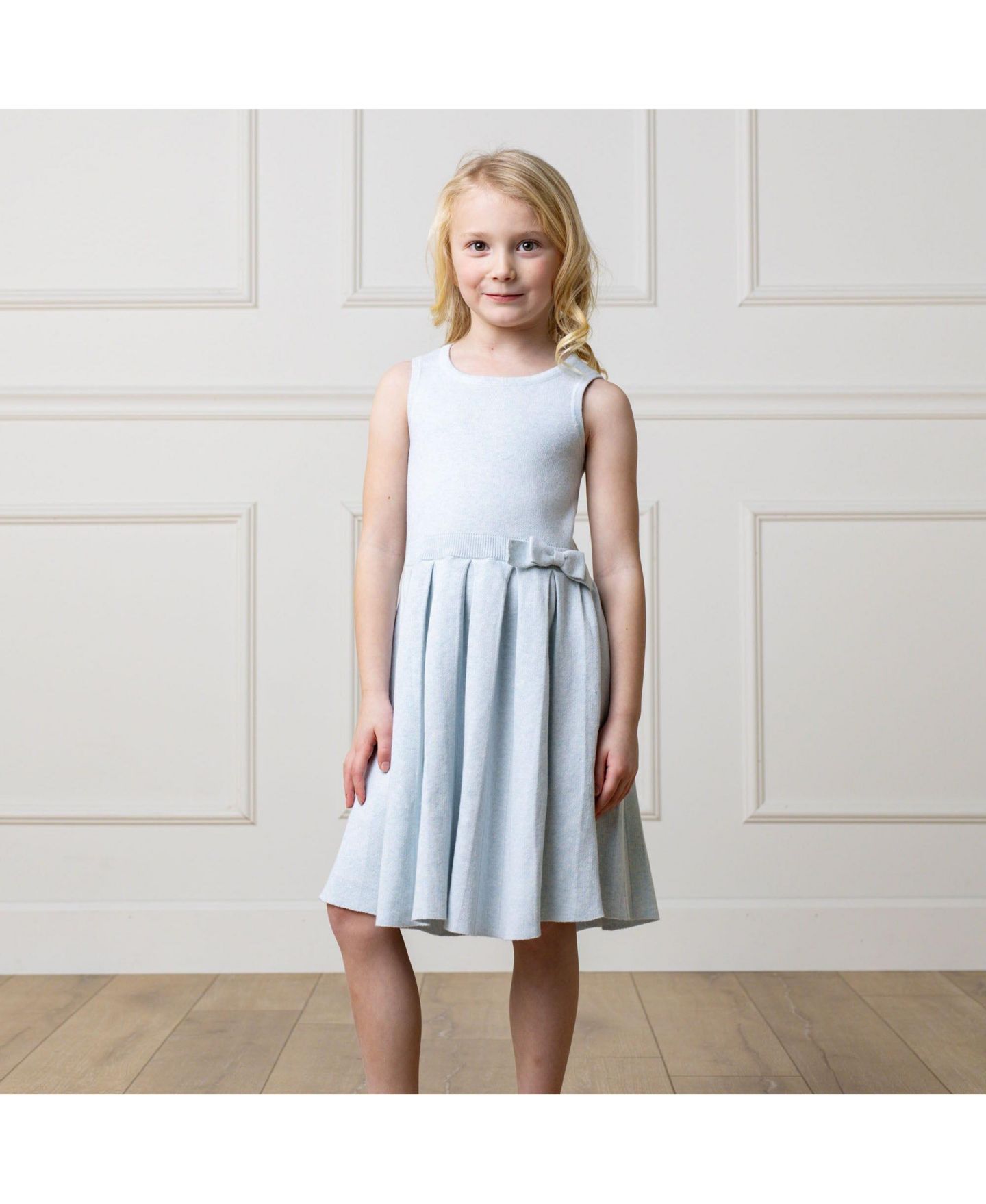 Платье Hope & Henry Heirloom Sleeveless Pleated Sweater Dress with Bow для девочек-малышей, цвет: Светлый синий меланжевый — фото 3