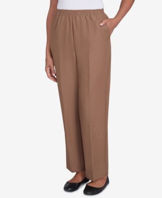 Women's Classic Textured Proportioned Short Pant