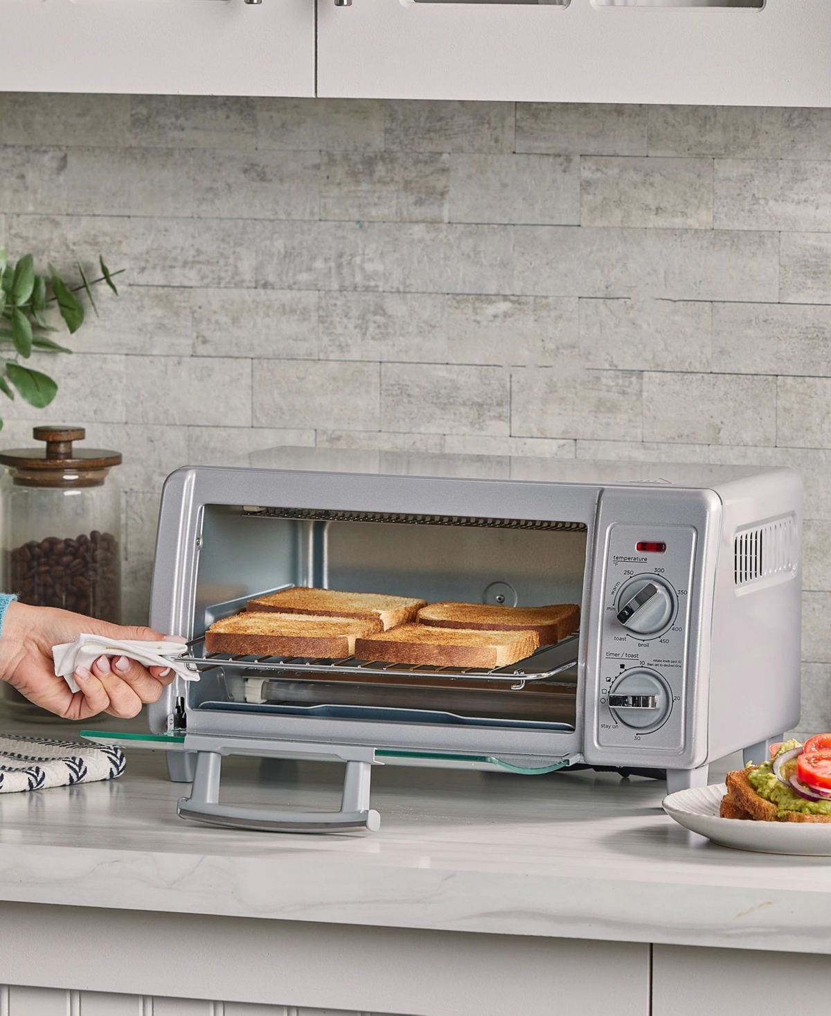 Black & Decker 4-slice Convection Toaster Oven In Stainless Steel