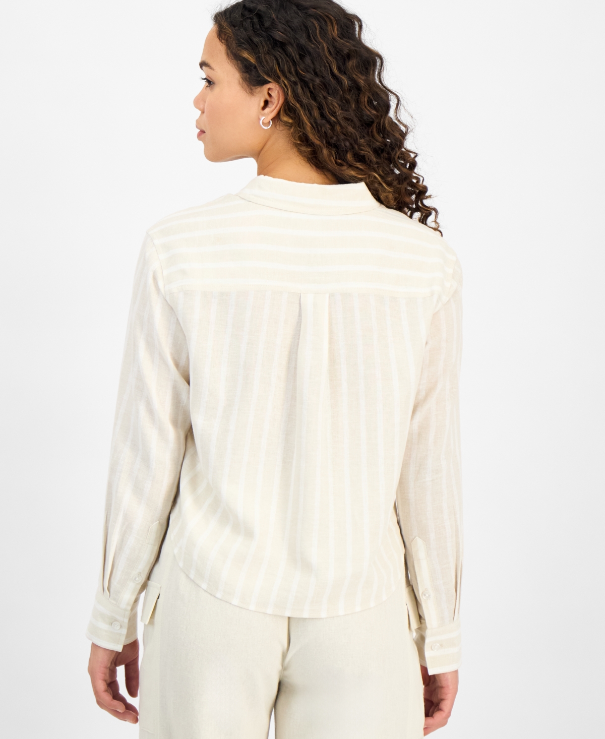DKNY JEANS PETITE LINEN-BLEND STRIPED BUTTON-FRONT SHIRT 