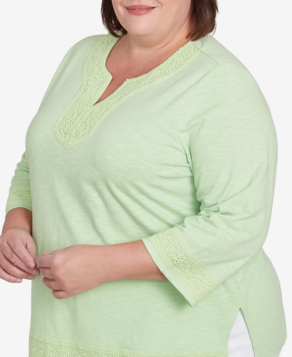 Alfred Dunner Plus Size Parrot Cay Solid Split Neck Lace Trim Top In Palm Green
