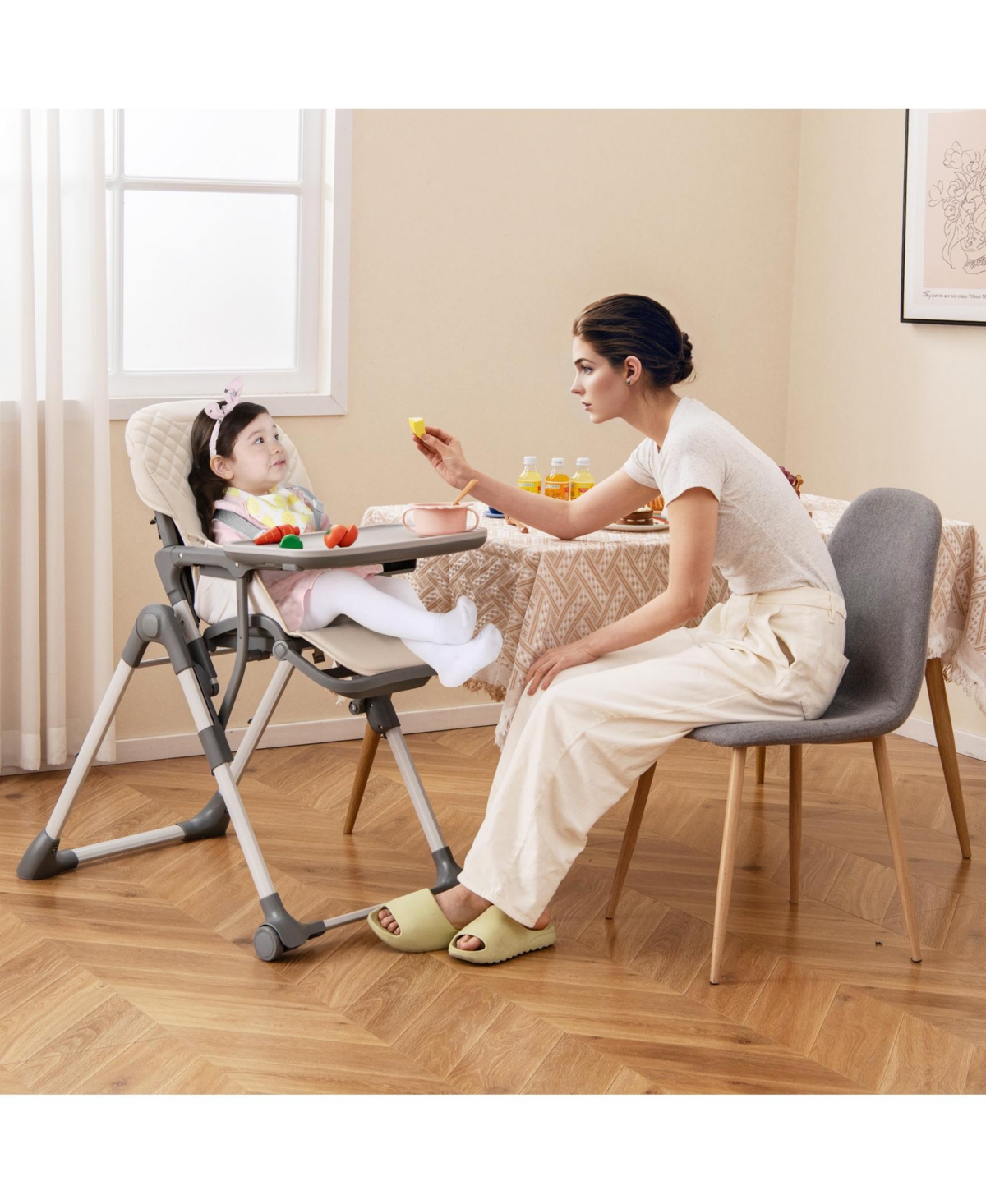 Foldable High Chair with Footrest and Detachable Tray