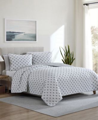 Coral Beach Reversible 3-Pc. Quilt Set, Full/Queen