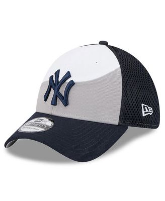 New Era - Men's Gray/Navy New York Yankees 2025 Spring Training 39THIRTY Flex Hat