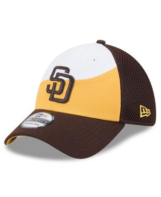 New Era - Men's Gold/Dark Brown San Diego Padres 2025 Spring Training 39THIRTY Flex Hat