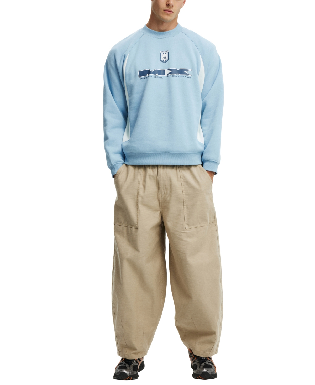 COTTON ON MEN'S BOX FIT GRAPHIC CREW SWEATSHIRT 