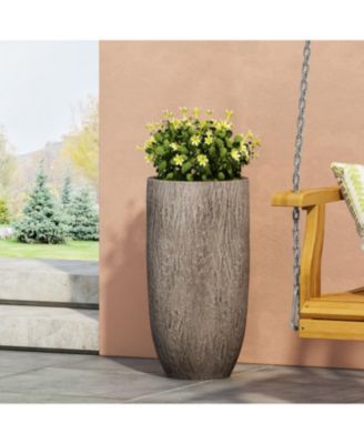 Natural Accents for Your Outdoor Oasis