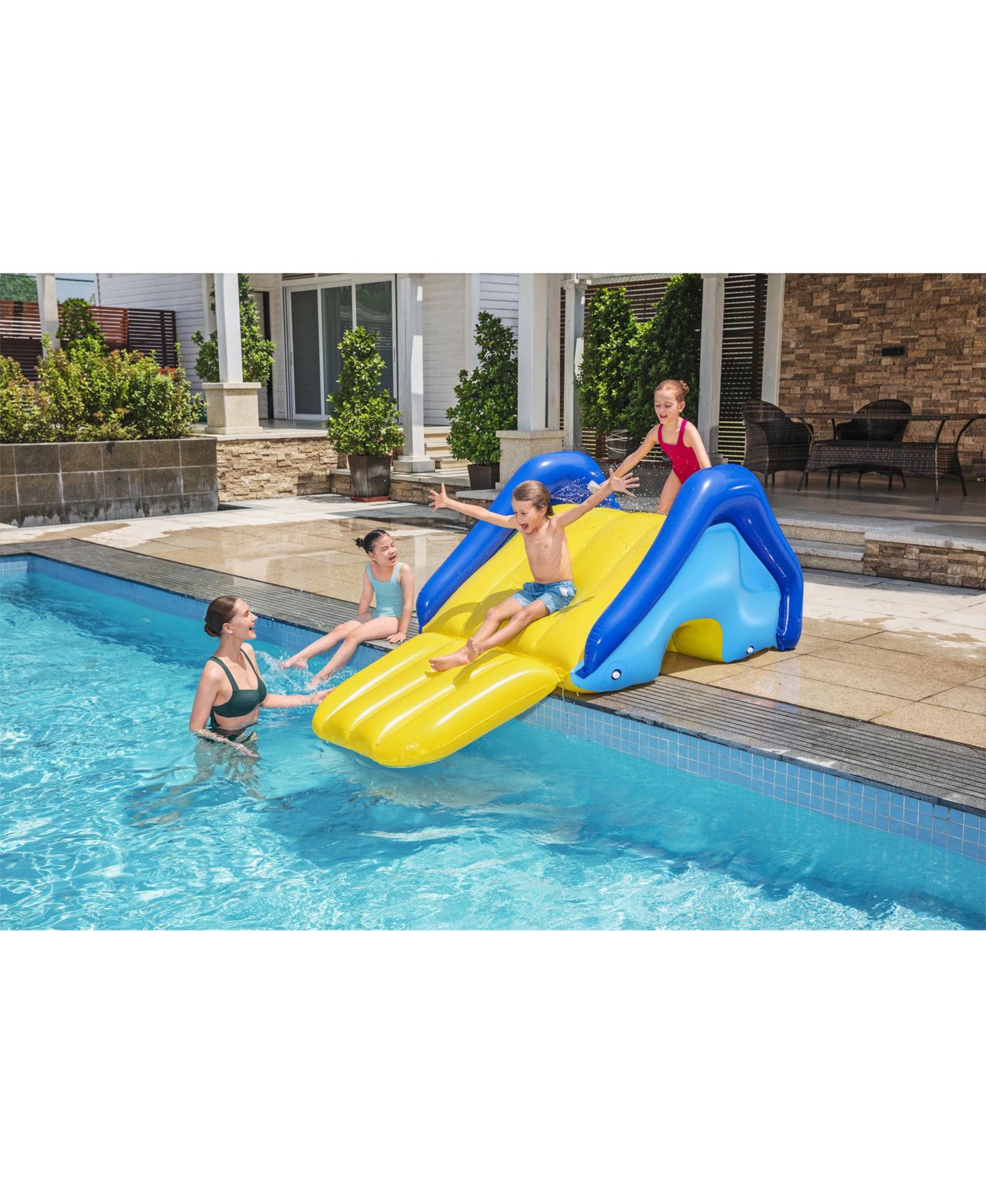 Детская игрушка Bestway H2OGO! Giant Inflatable Pool Water Slide with Built-In Sprinkler, от 3 лет — фото 3