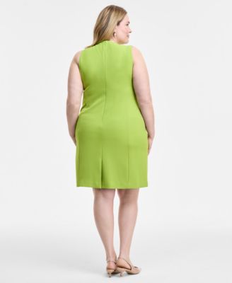 Plus Size Sleeveless Multi-Seam Sheath Dress