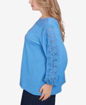 Plus Size Solid Textured Eyelet 3/4 Sleeve Top