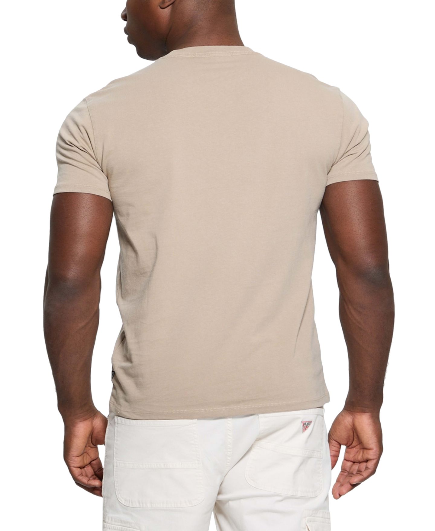 Мужская футболка GUESS Relaxed Fit Short Sleeve Crewneck Logo, цвет: Рыжевато-коричневый — фото 4