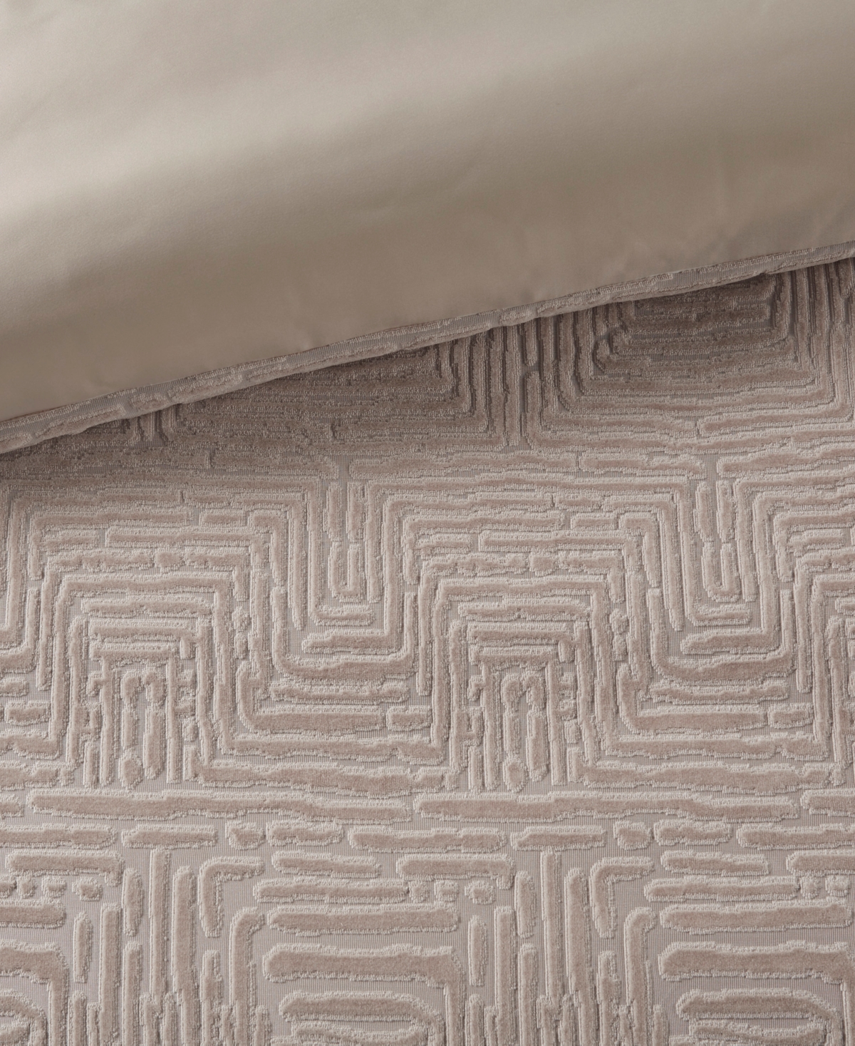 Madison Park Signature Pescal Oversized Velvet 8-pc. Comforter Set, Full/queen In Sand