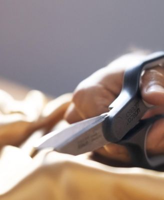 PlusCut Scissors with Integrated Box Cutter