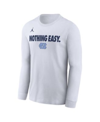 Nike - Men's White North Carolina Tar Heels 2025 On-Court Bench Long Sleeve T-Shirt