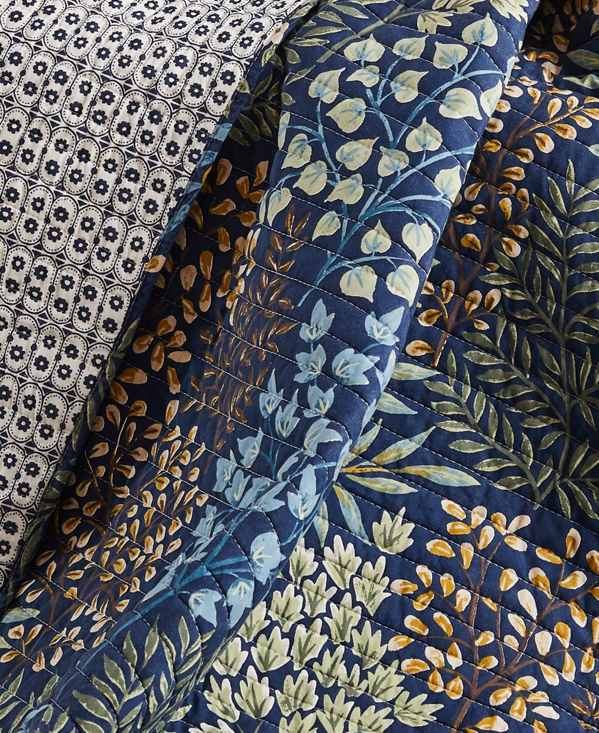 Levtex English Forest Reversible Quilted Throw, 50" X 60" In Navy