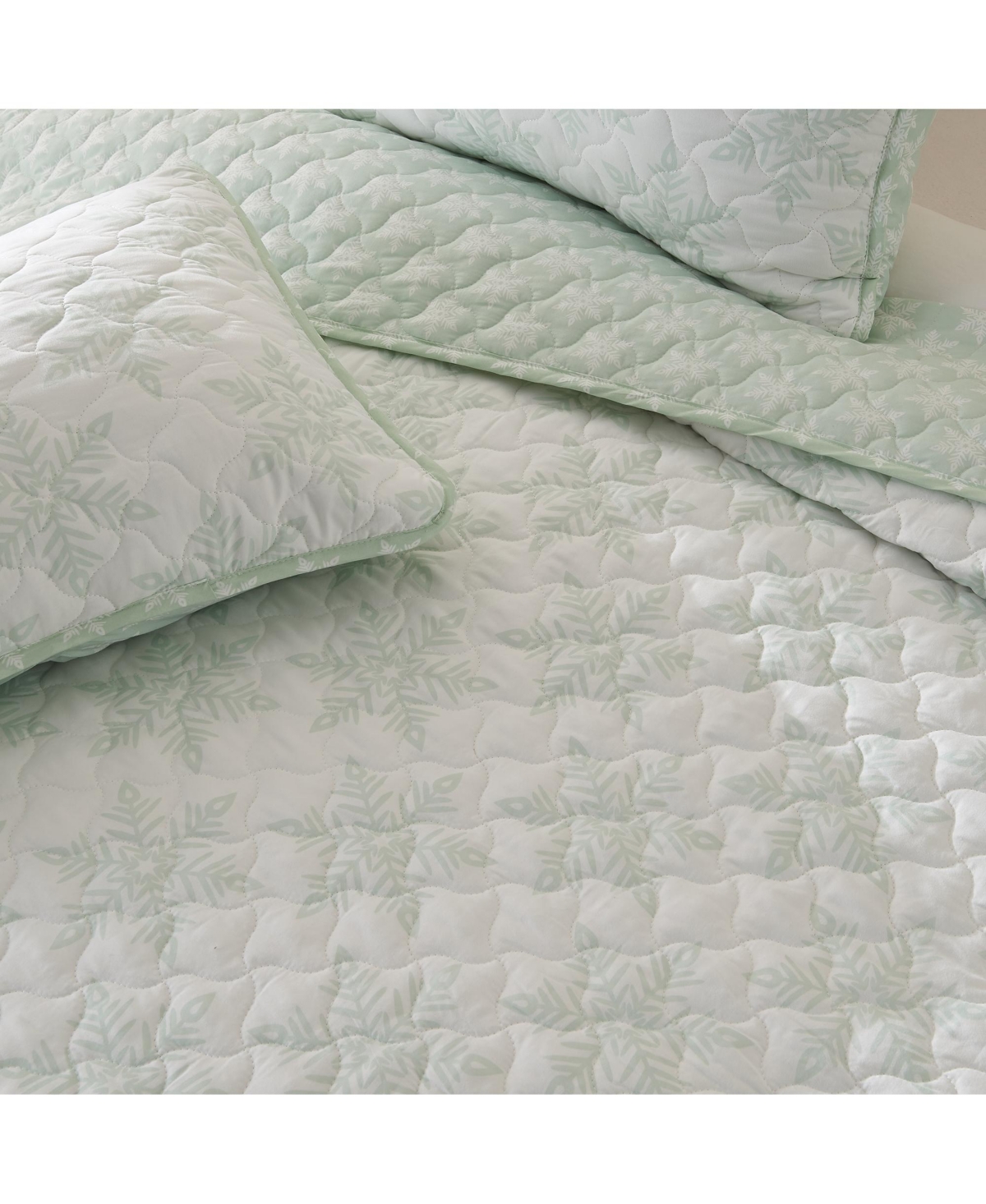 Linery & Co. Snowflake Printed Microfiber Quilt Set with Shams
