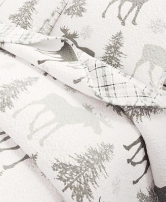 Moose & Evergreens Lightweight Reversible Microfiber Quilt Set with Shams