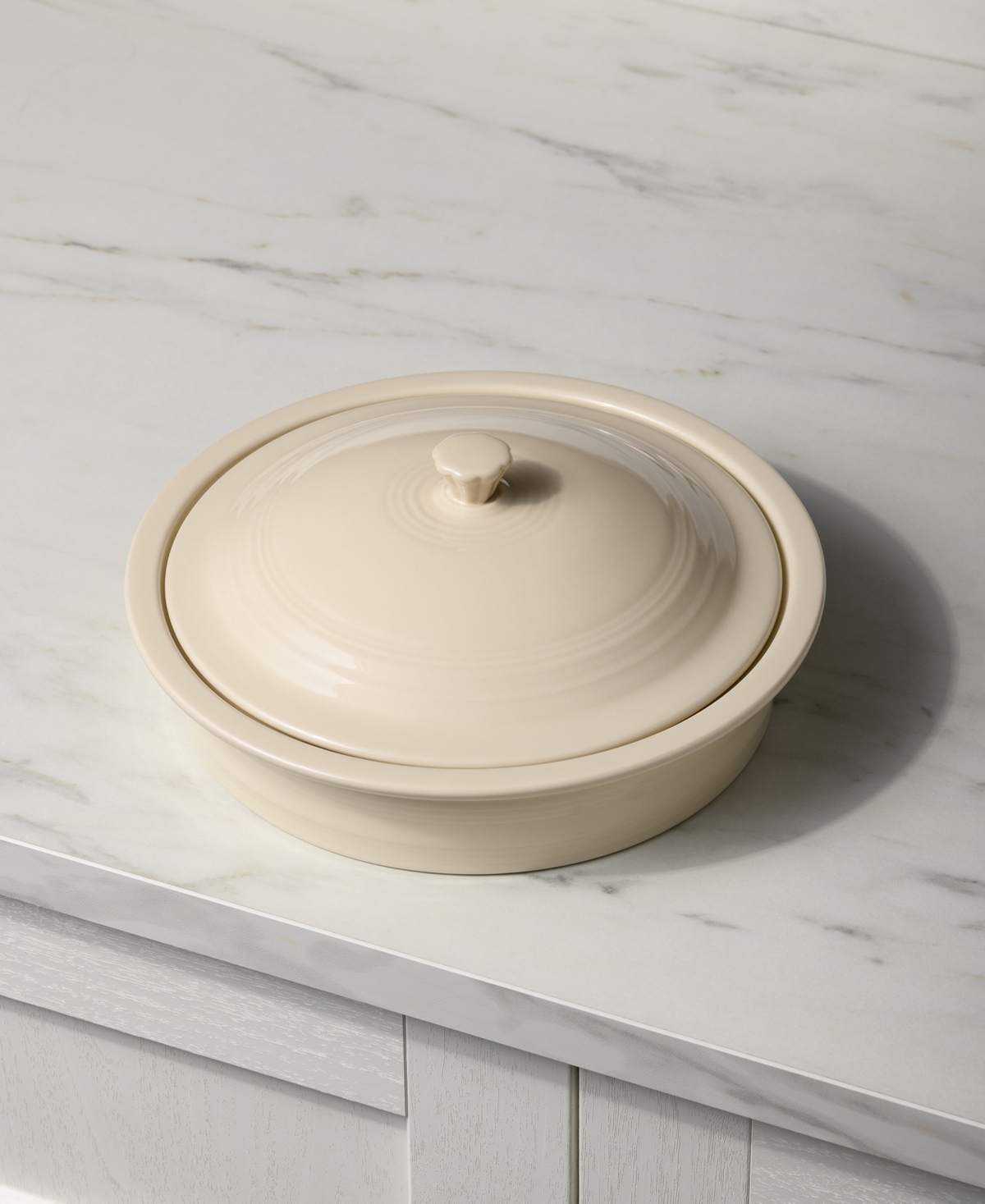 Fiesta Linen Small Round Covered Casserole 45-oz. In Neutral