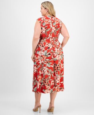 Plus Size Pleated Keyhole-Neck Belted Midi Dress