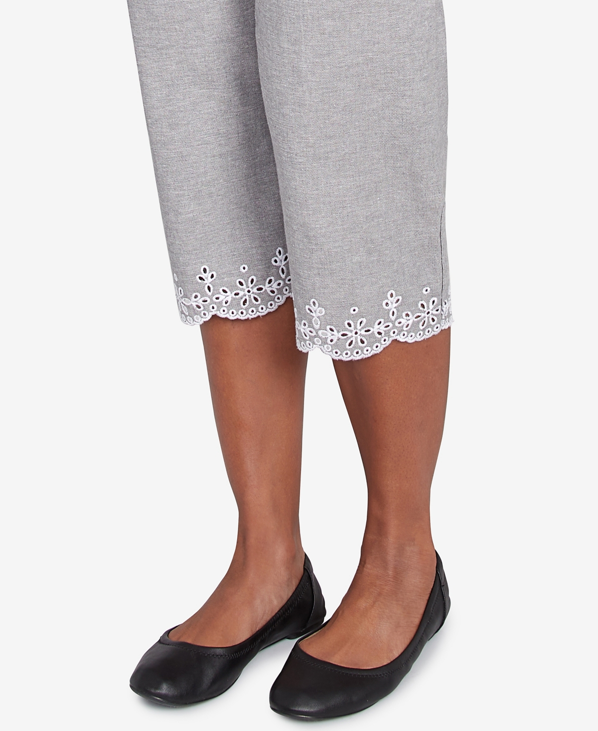 Alfred Dunner Petite Crystal Springs Eyelet Embroidered Capri Pants In Gray