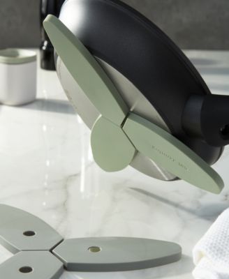 Leo 2-Pc. Foldable Magnetic Trivet Set